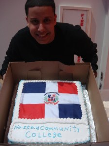 Jeffry's aunt, Anamaría, made this very special cake to show the links between our campus and the world!