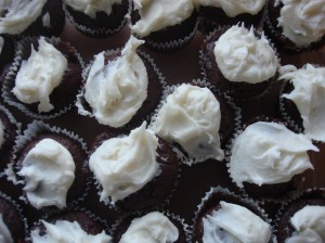 Am I or am I not "a dab hand" at frosting? You make the call,