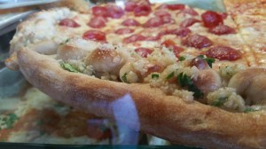 The professional pizza...with GARLIC KNOT CRUST...holy yumfest, Batman!